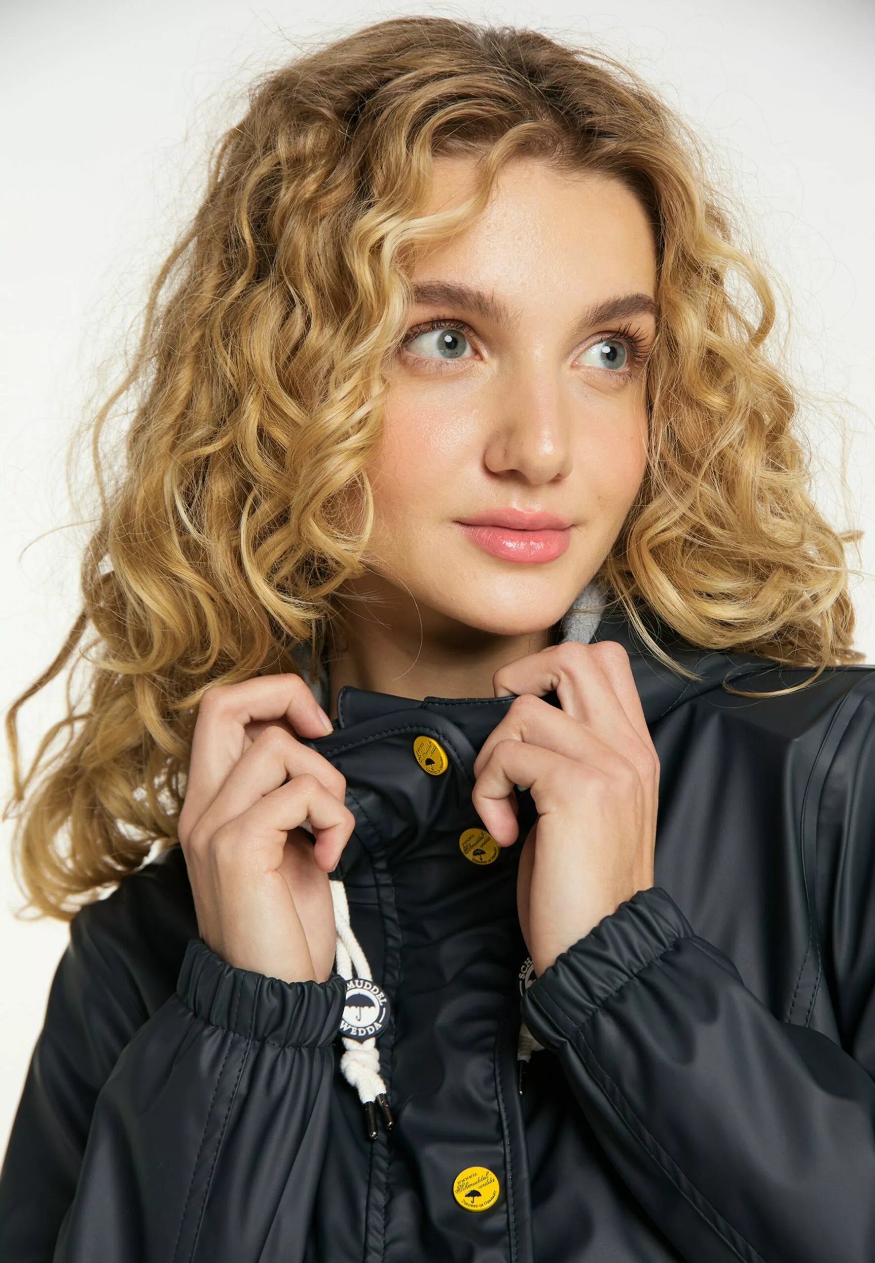 Schmuddelwedda Manteaux De Pluie Manteau Mi-saison Femme Bleu Outremer 7 Schmuddelwedda Manteaux De Pluie Manteau Mi-saison Femme Bleu Outremer – Image 5